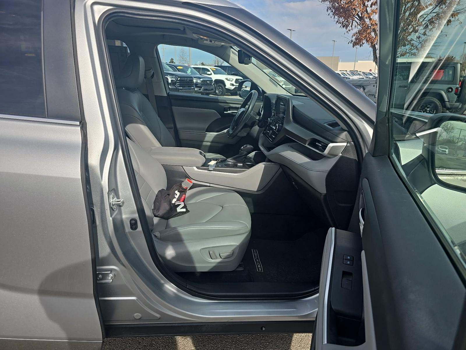 2023 Toyota Highlander XLE AWD