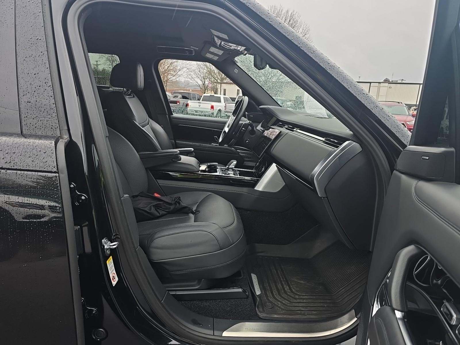 2023 Land Rover Range Rover SE LWB AWD