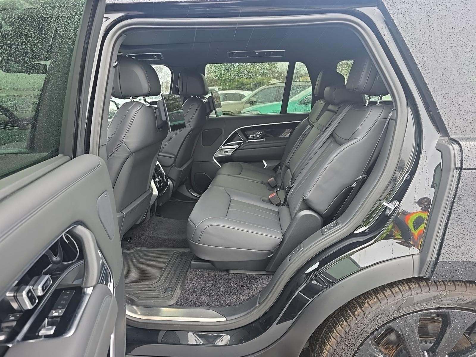 2023 Land Rover Range Rover SE LWB AWD