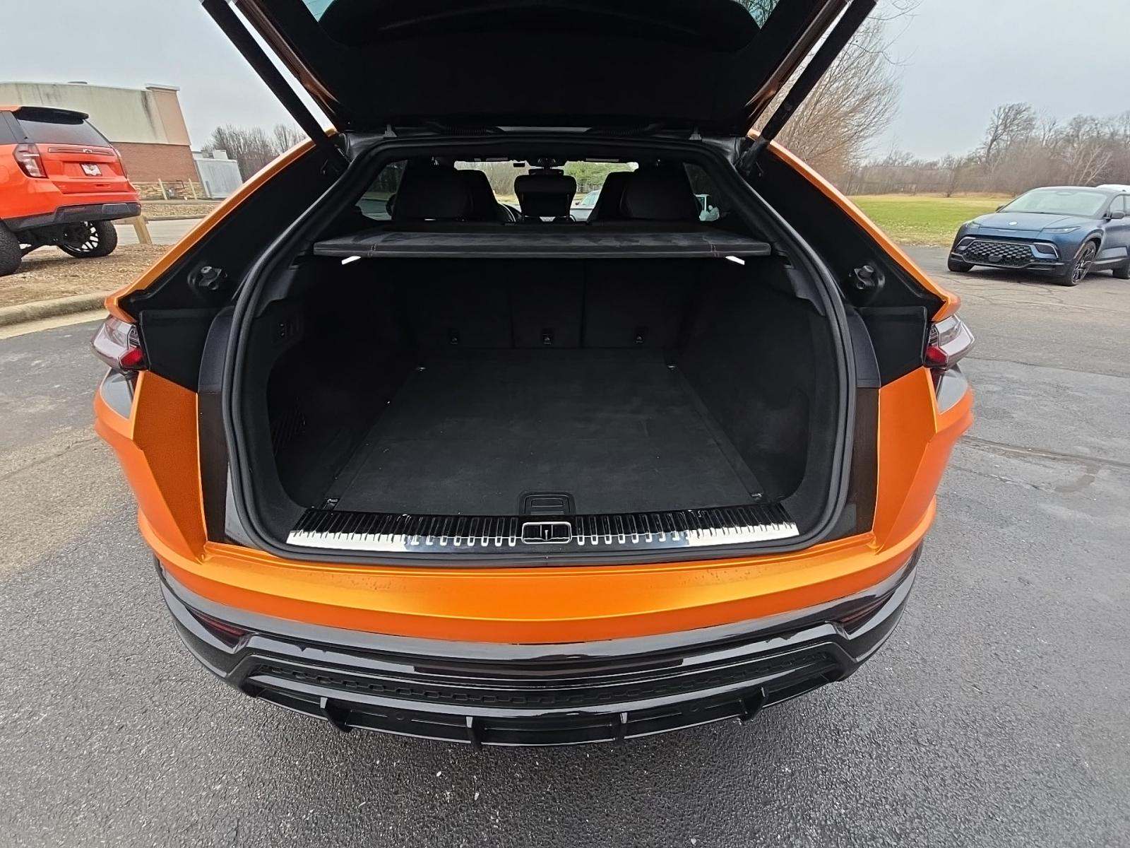 2021 Lamborghini Urus Base AWD