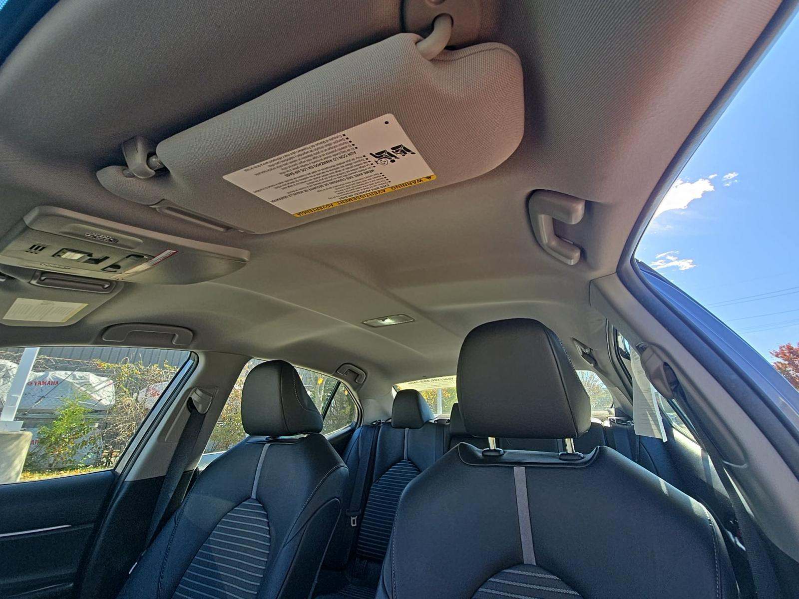 2022 Toyota Camry SE FWD