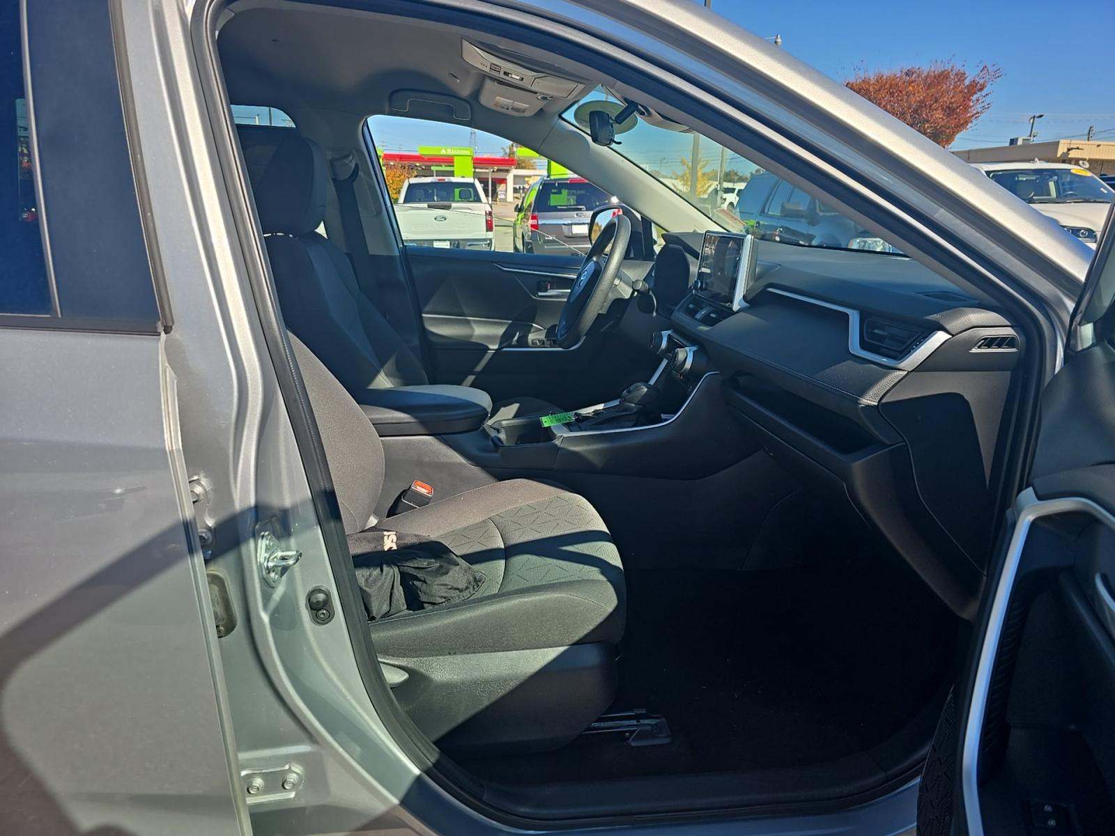 2024 Toyota RAV4 XLE FWD