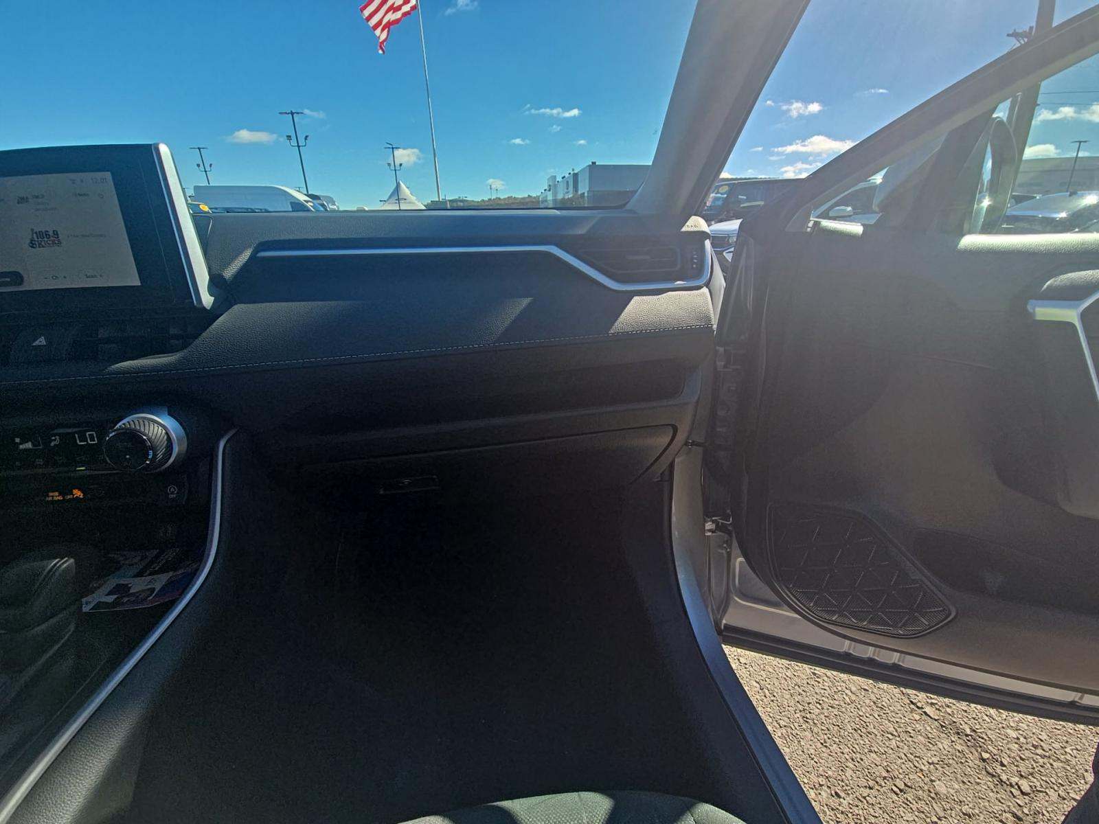 2024 Toyota RAV4 XLE FWD