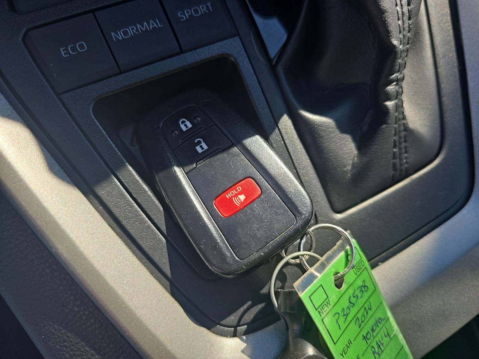 2024 Toyota RAV4 XLE FWD