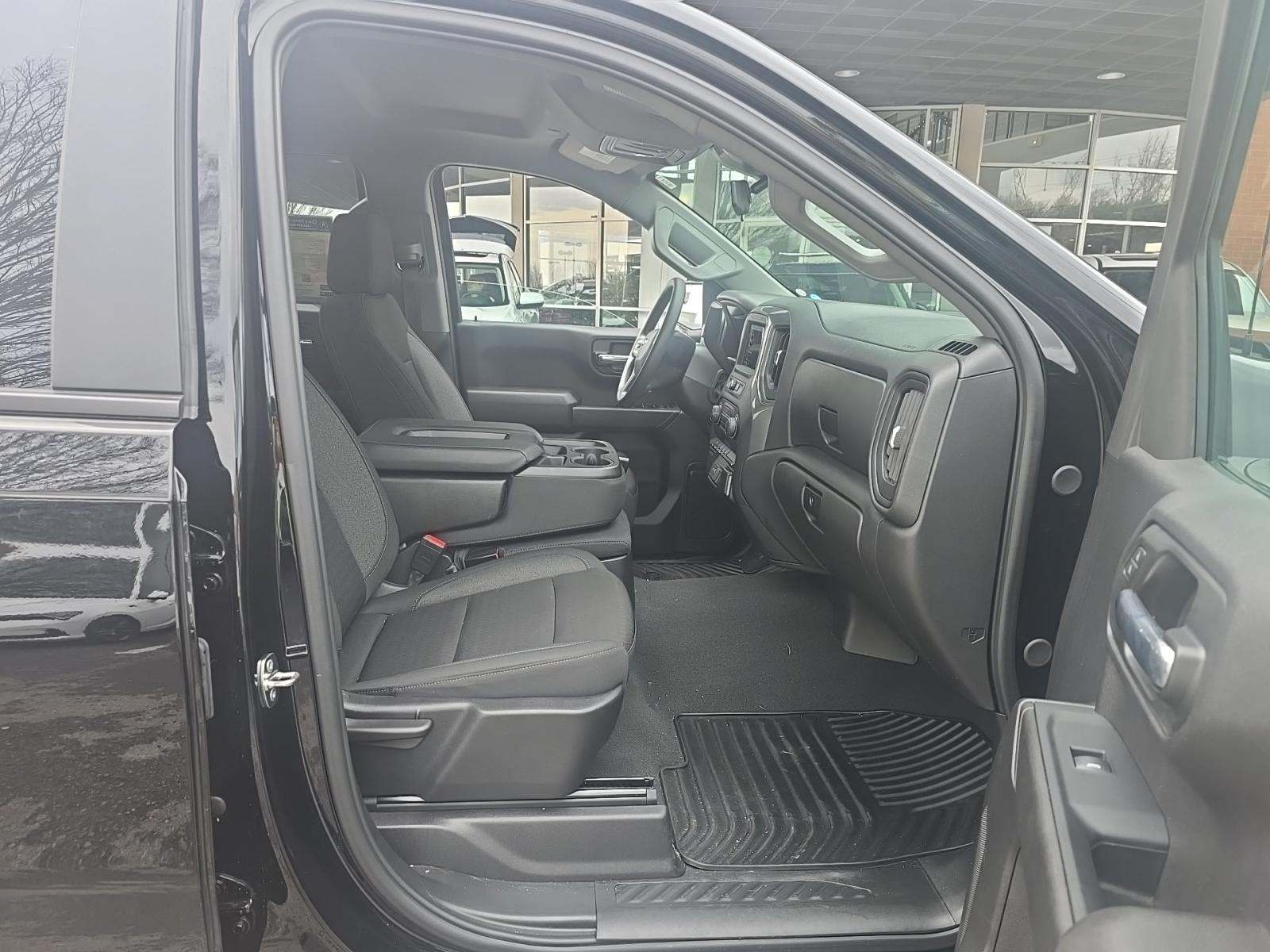 2024 Chevrolet Silverado 1500 Custom AWD