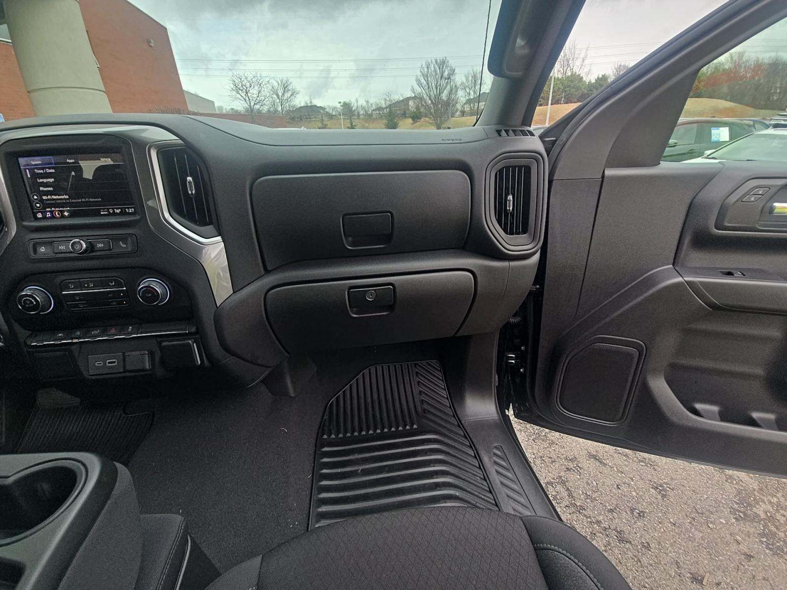 2024 Chevrolet Silverado 1500 Custom AWD