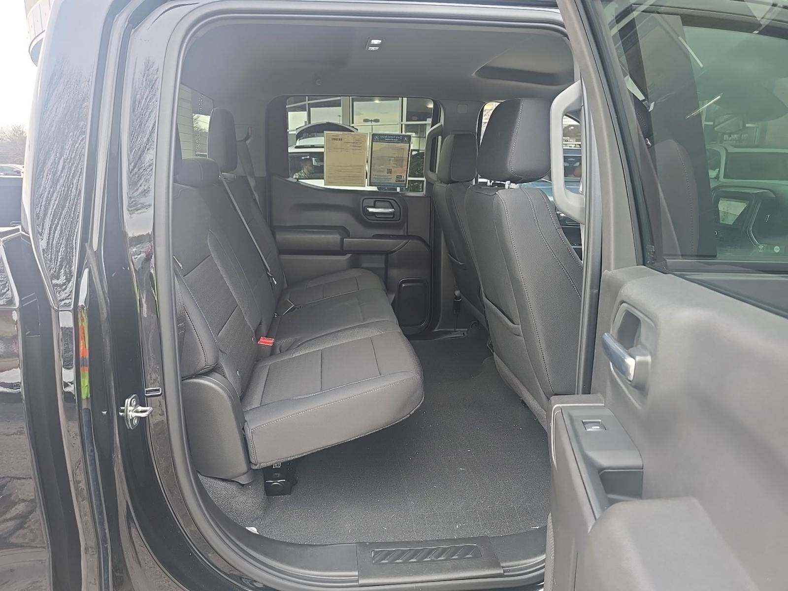 2024 Chevrolet Silverado 1500 Custom AWD