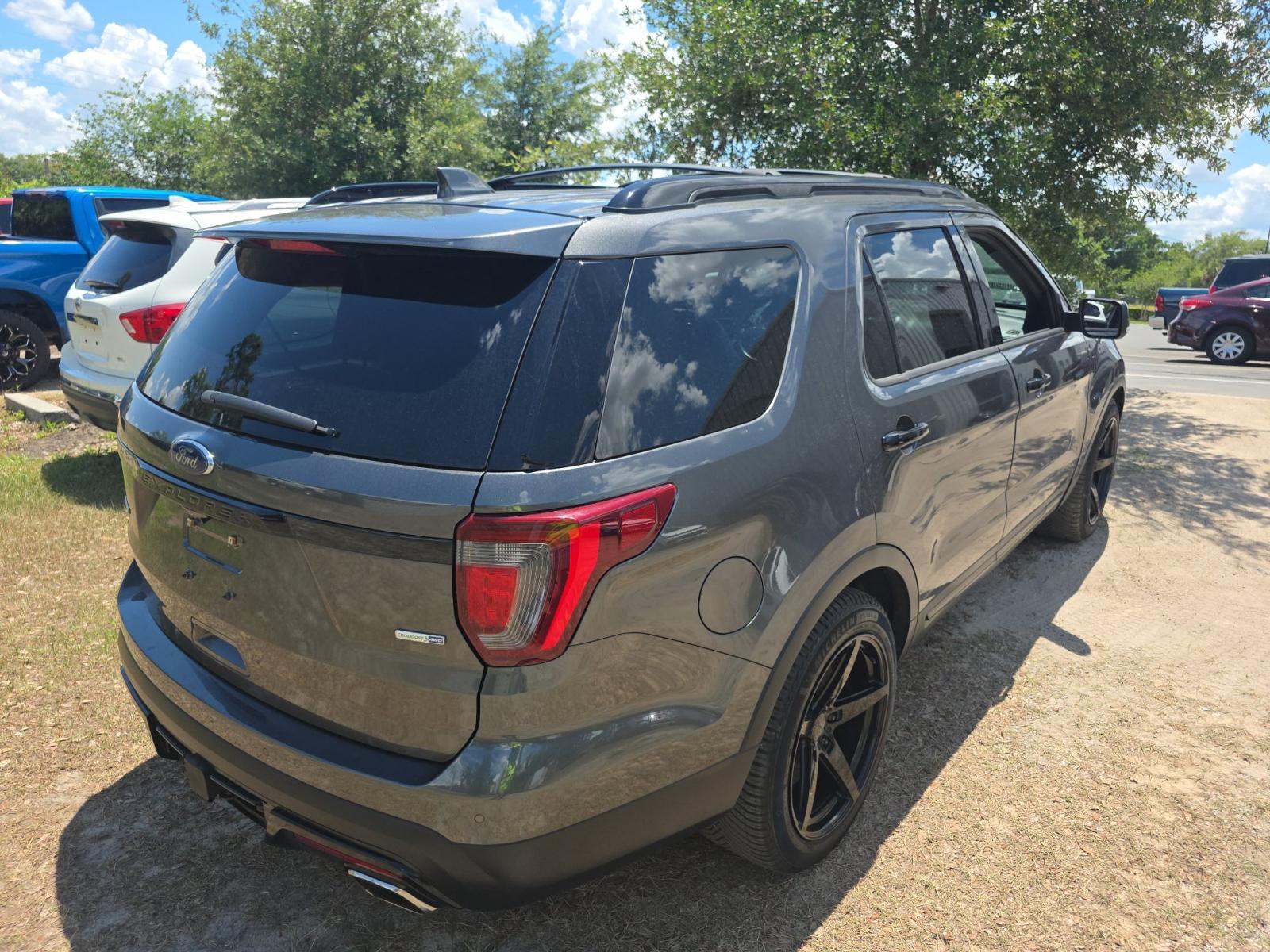 FORD EXPLORER - 3
