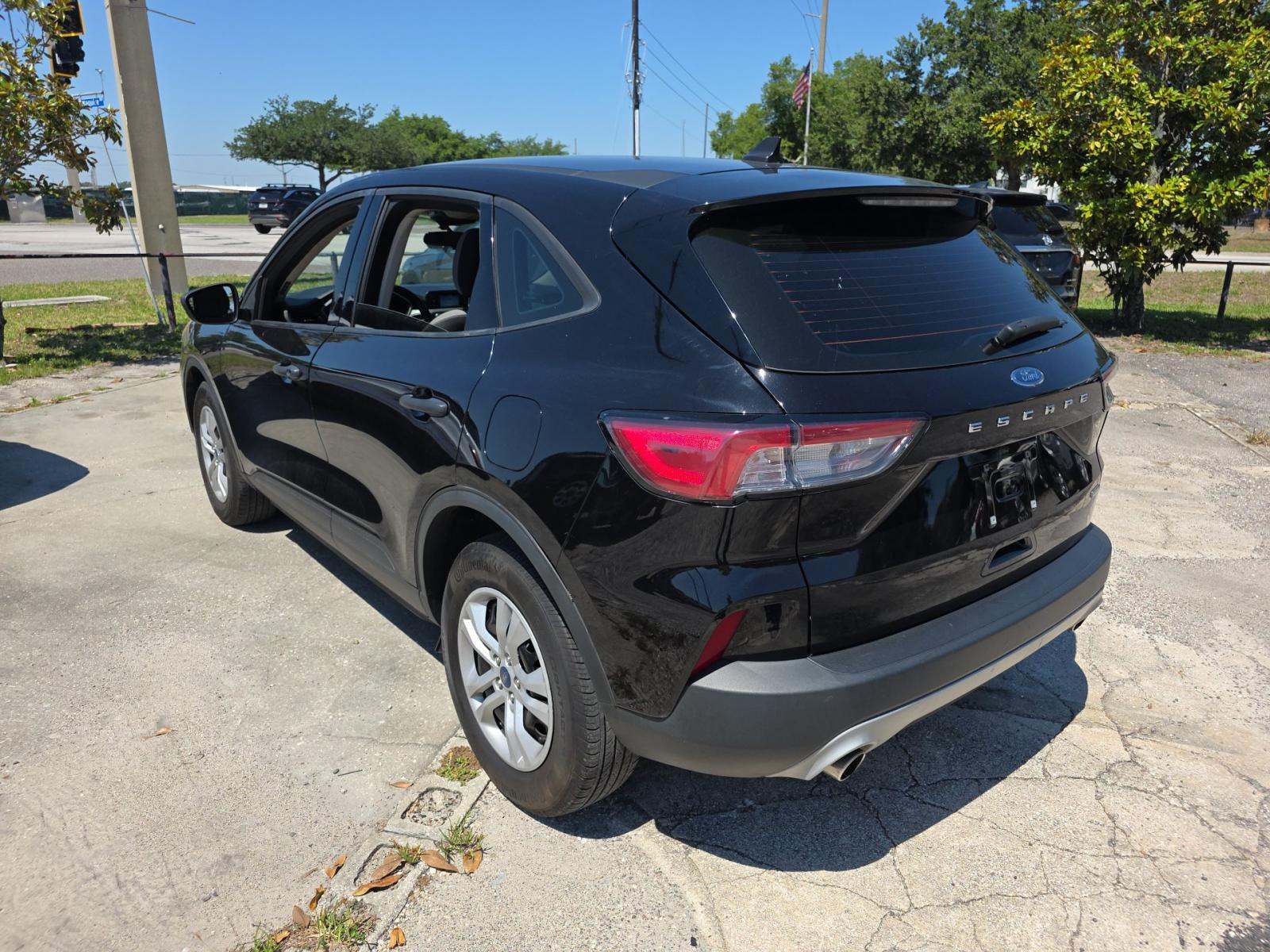 FORD ESCAPE - 2