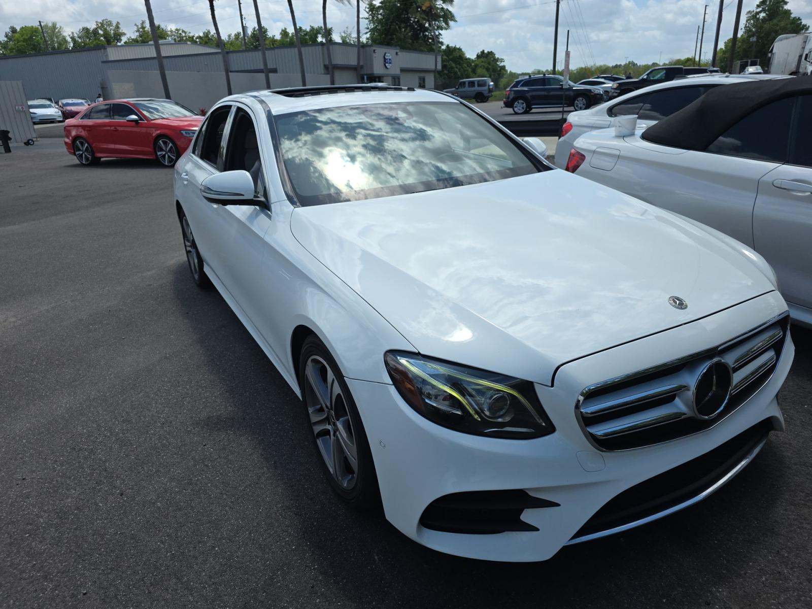 MERCEDES-BENZ E-CLASS - 4