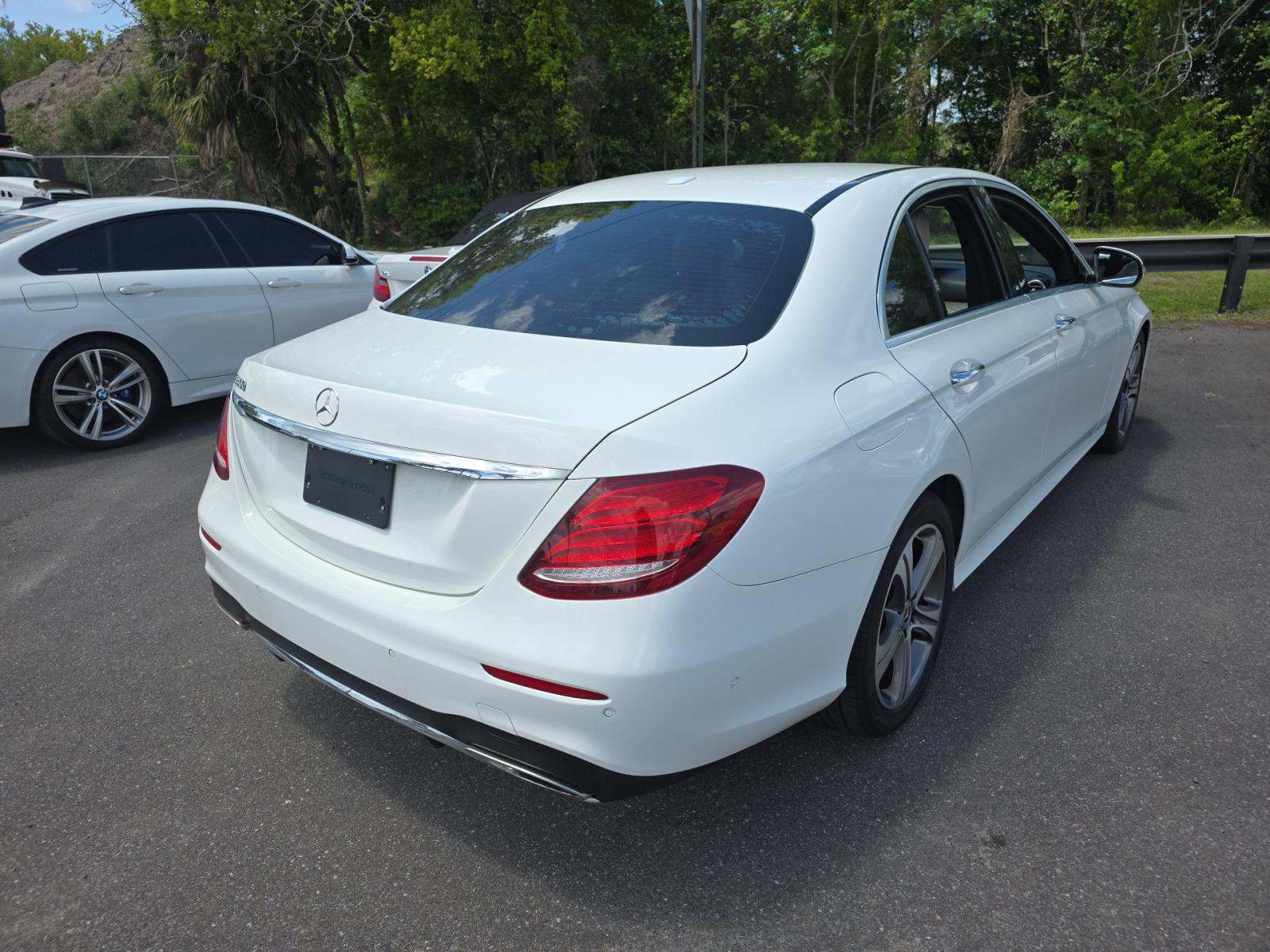 MERCEDES-BENZ E-CLASS - 3