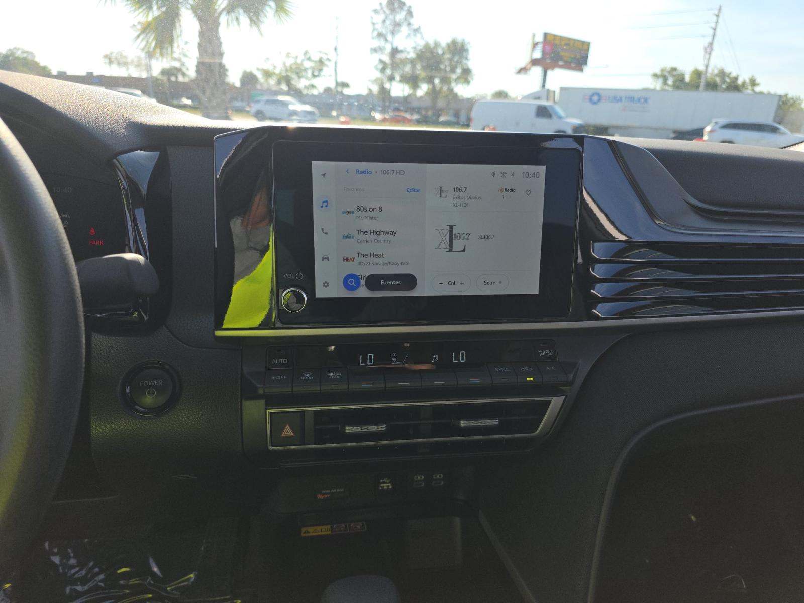 2025 Toyota Camry LE FWD