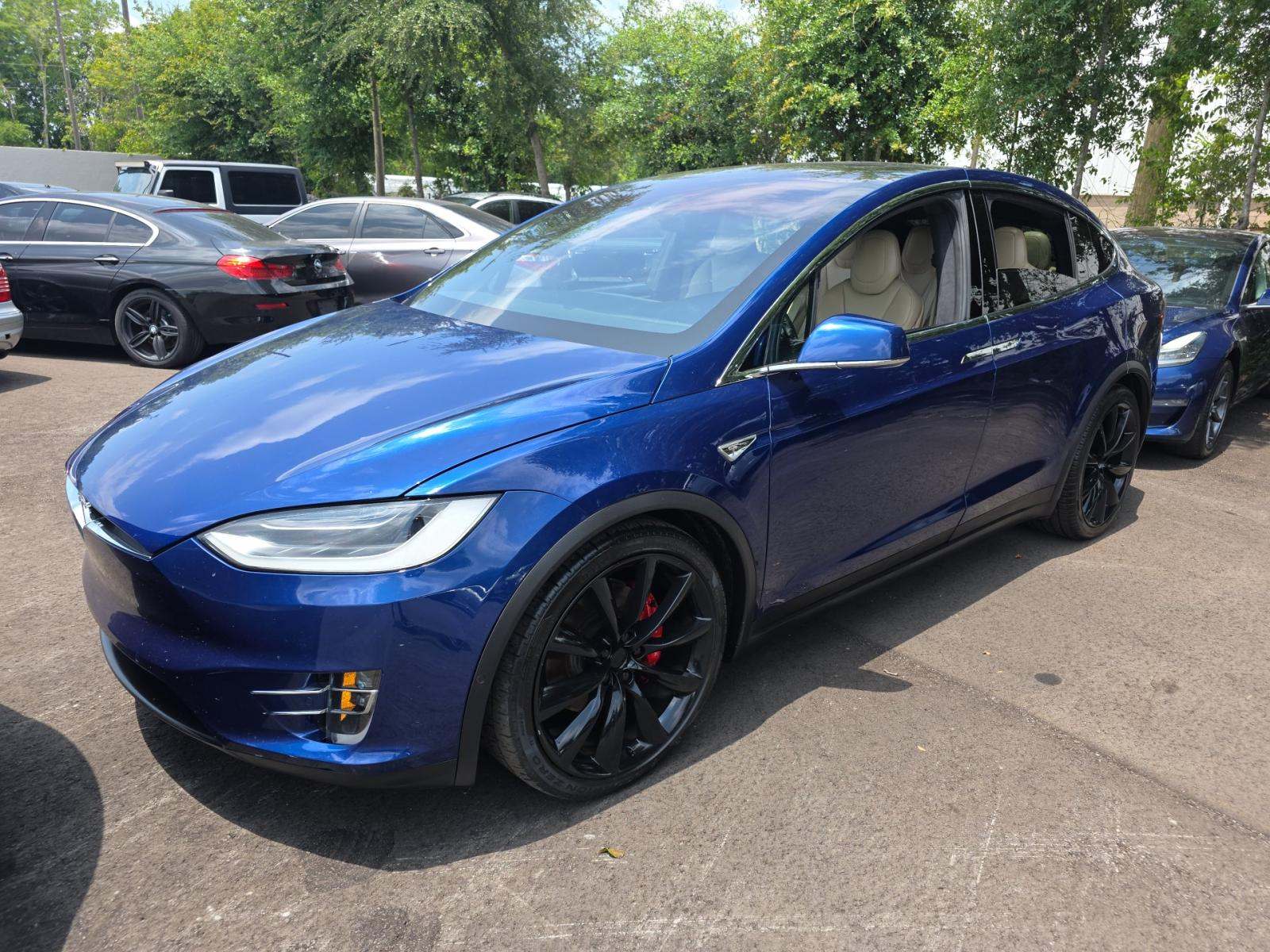 TESLA MODEL X - 1