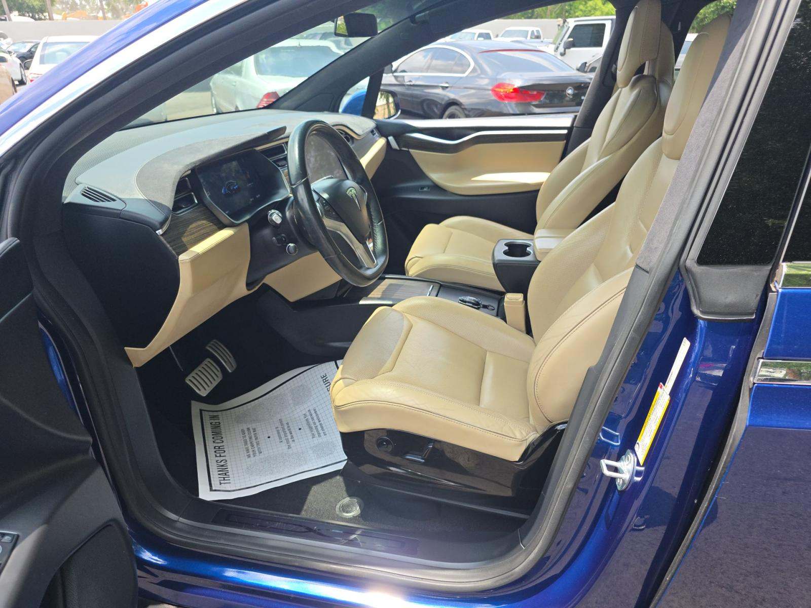 TESLA MODEL X - 6