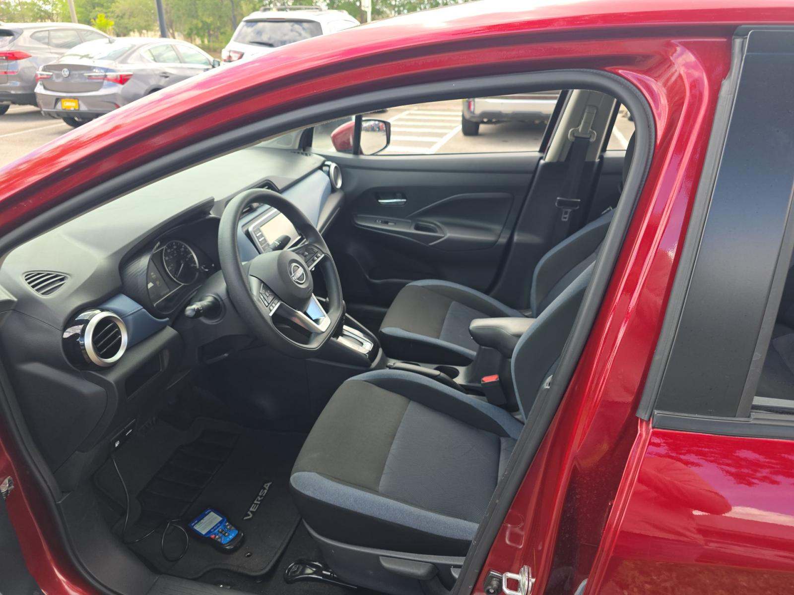 NISSAN VERSA - 6