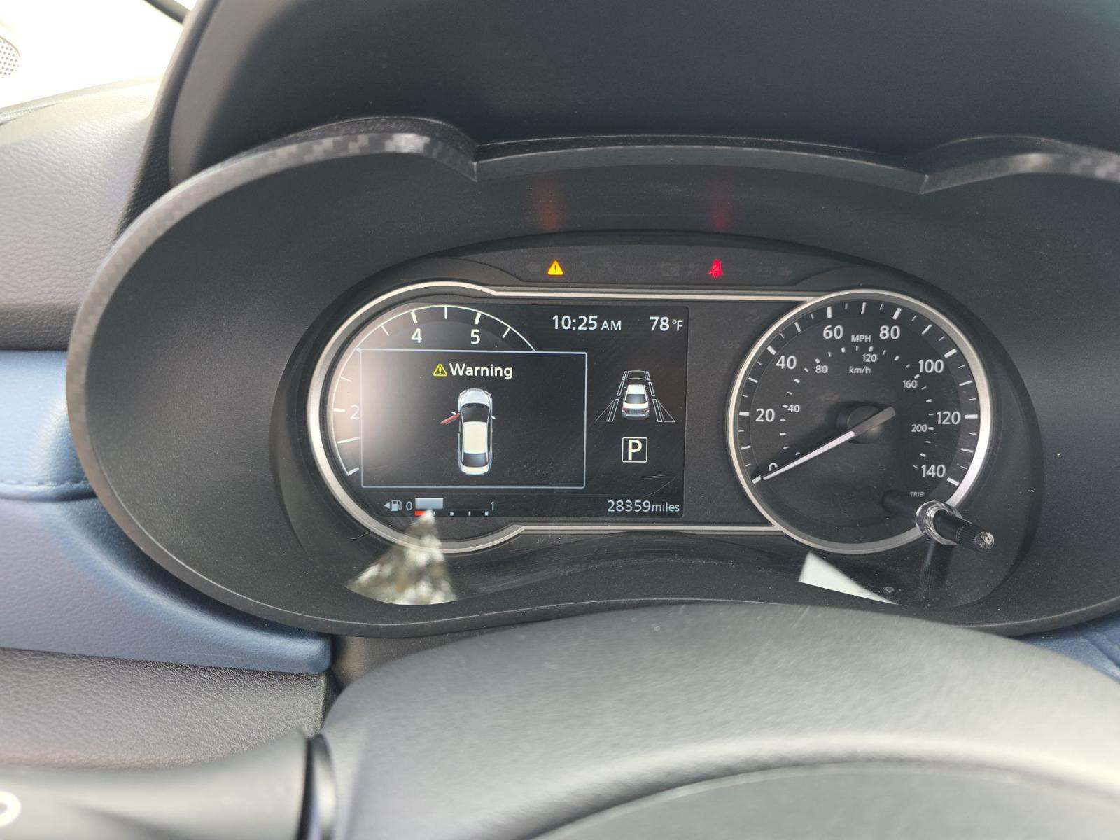 NISSAN VERSA - 9