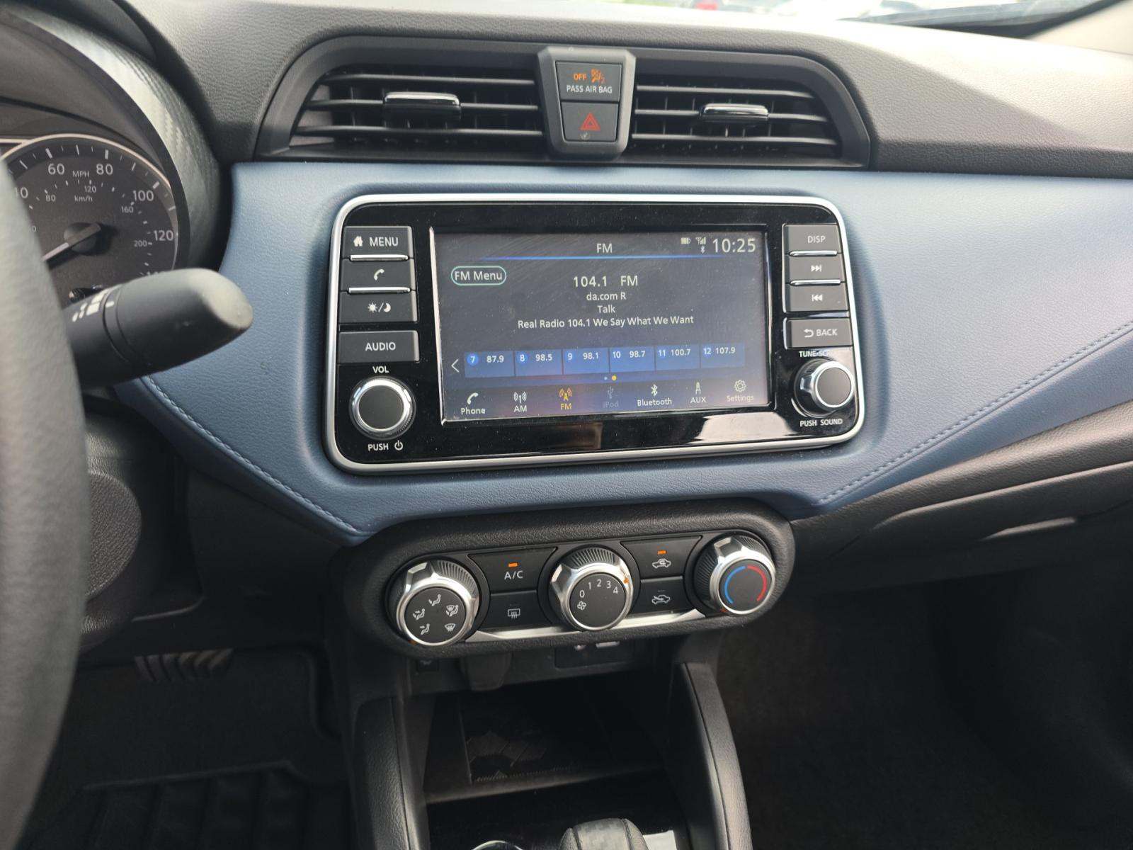 NISSAN VERSA - 10