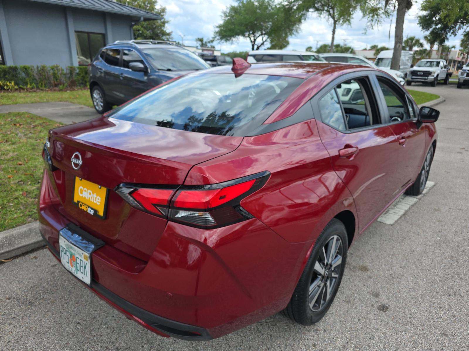 NISSAN VERSA - 3