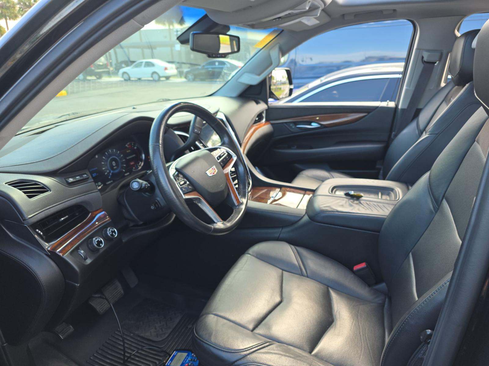 2016 Cadillac Escalade ESV Luxury AWD
