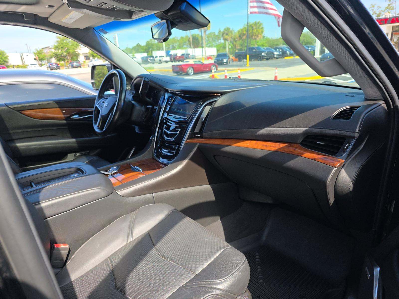 2016 Cadillac Escalade ESV Luxury AWD