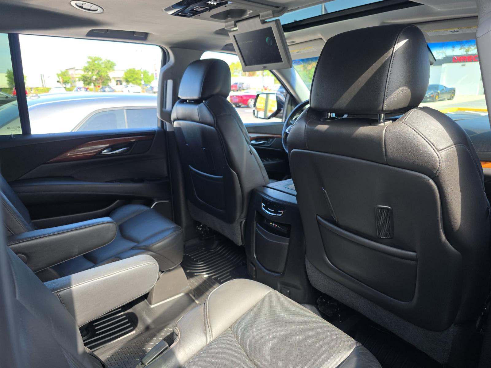 2016 Cadillac Escalade ESV Luxury AWD