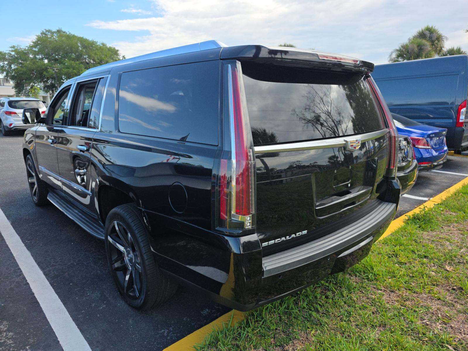 2016 Cadillac Escalade ESV Luxury AWD