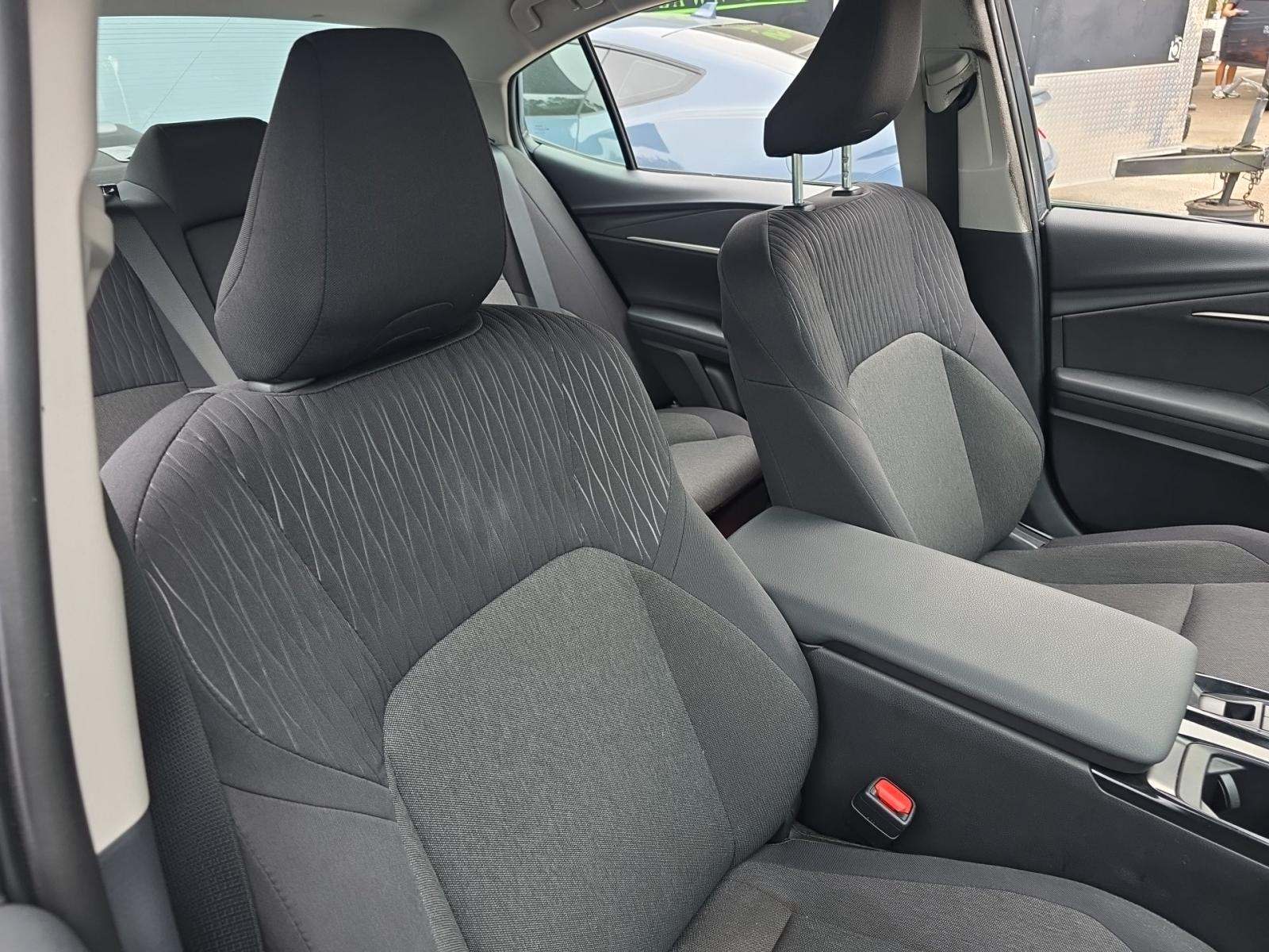 2025 Toyota Camry LE FWD