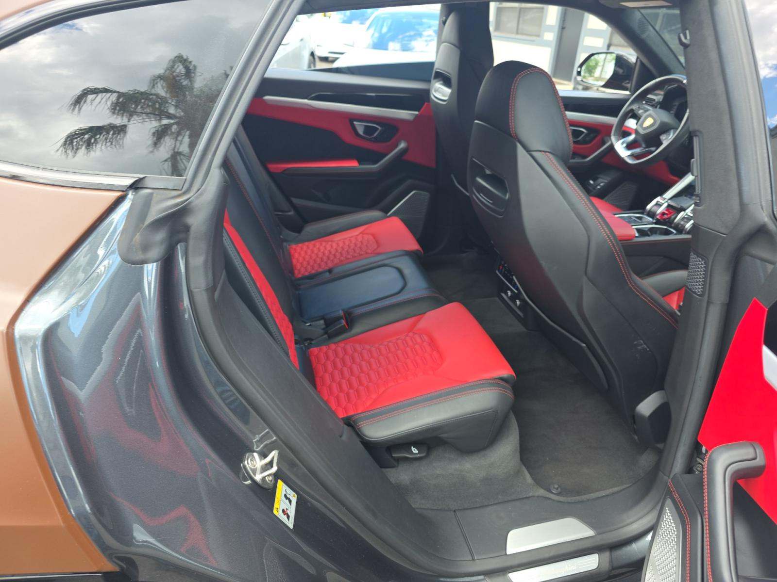 2019 Lamborghini Urus Base AWD