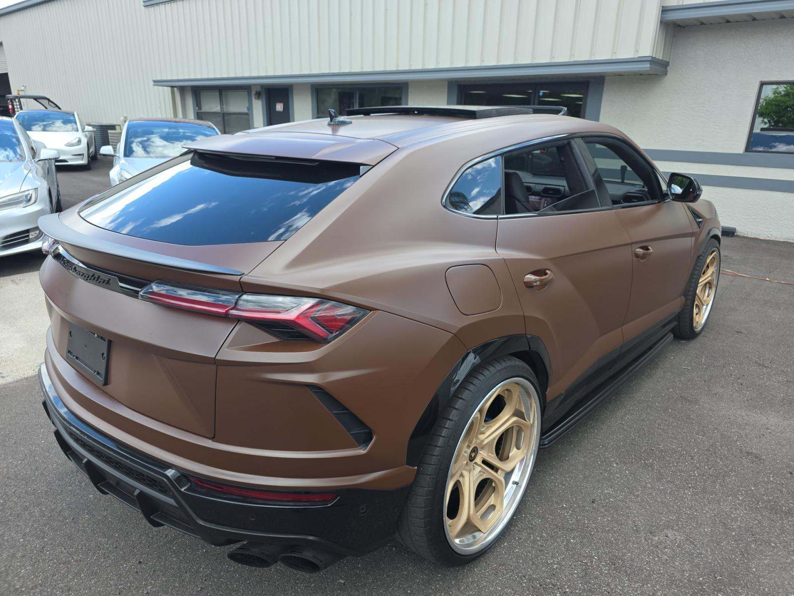 2019 Lamborghini Urus Base AWD