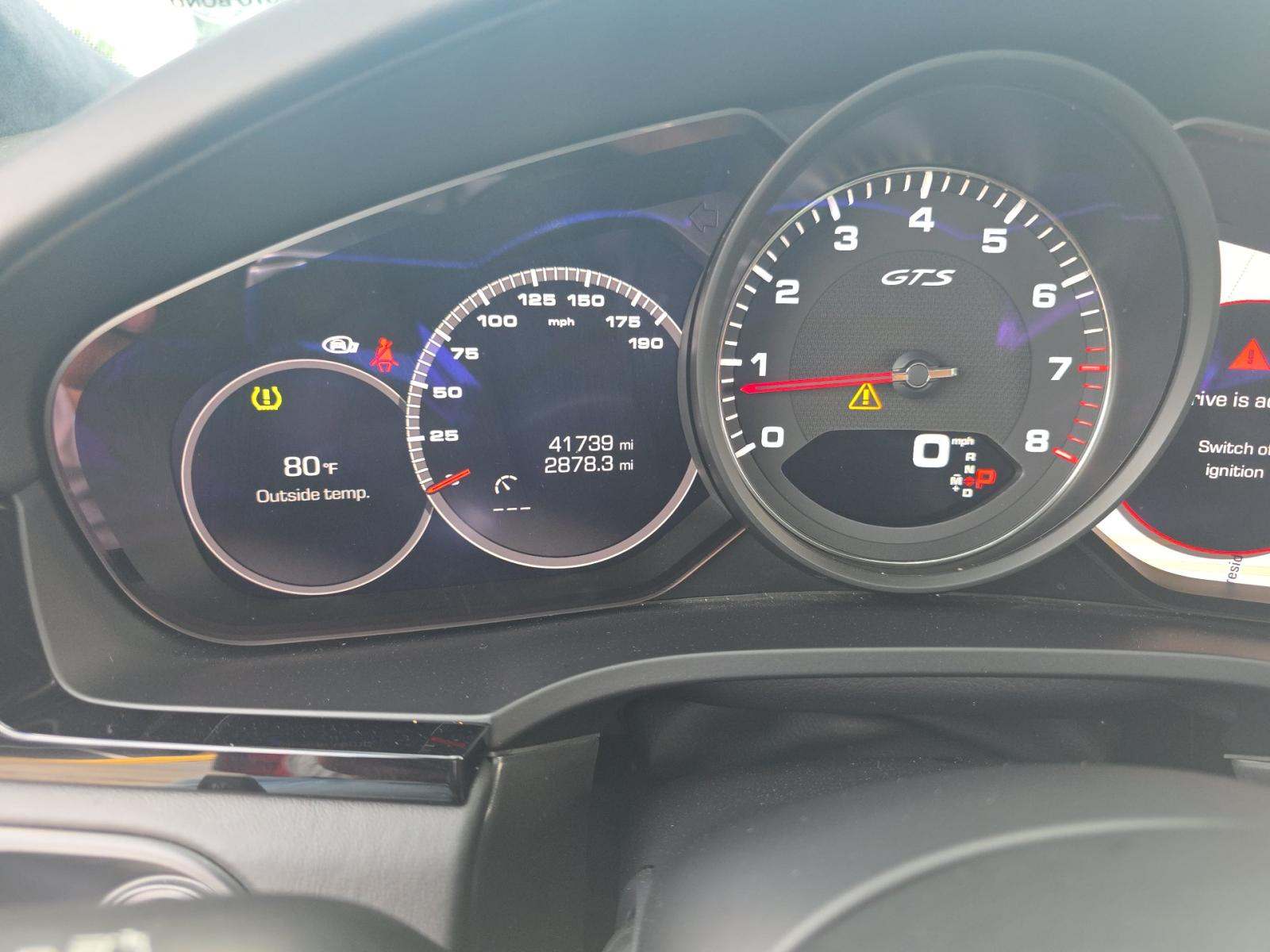 PORSCHE CAYENNE - 9