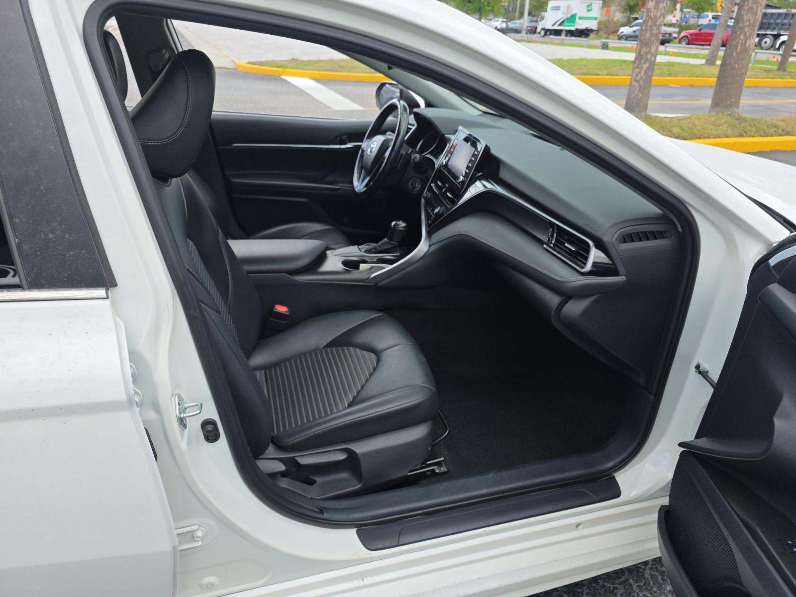 2021 Toyota Camry SE FWD