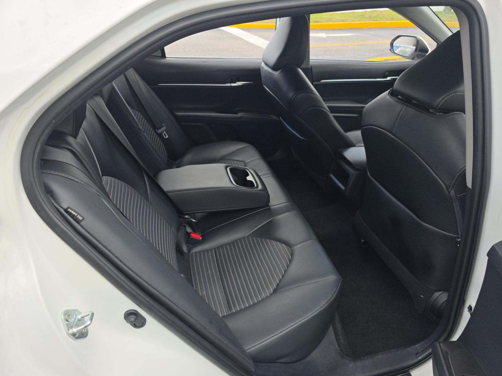 2021 Toyota Camry SE FWD