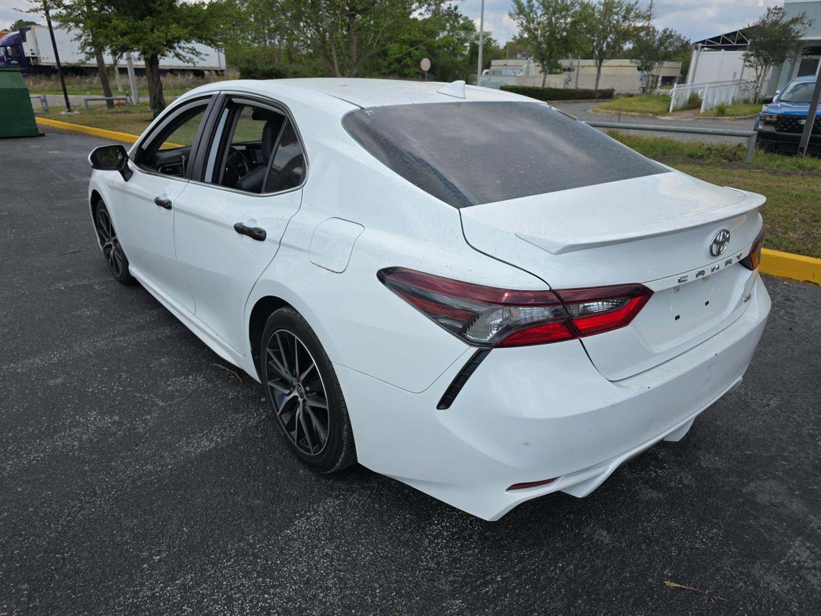 2021 Toyota Camry SE FWD