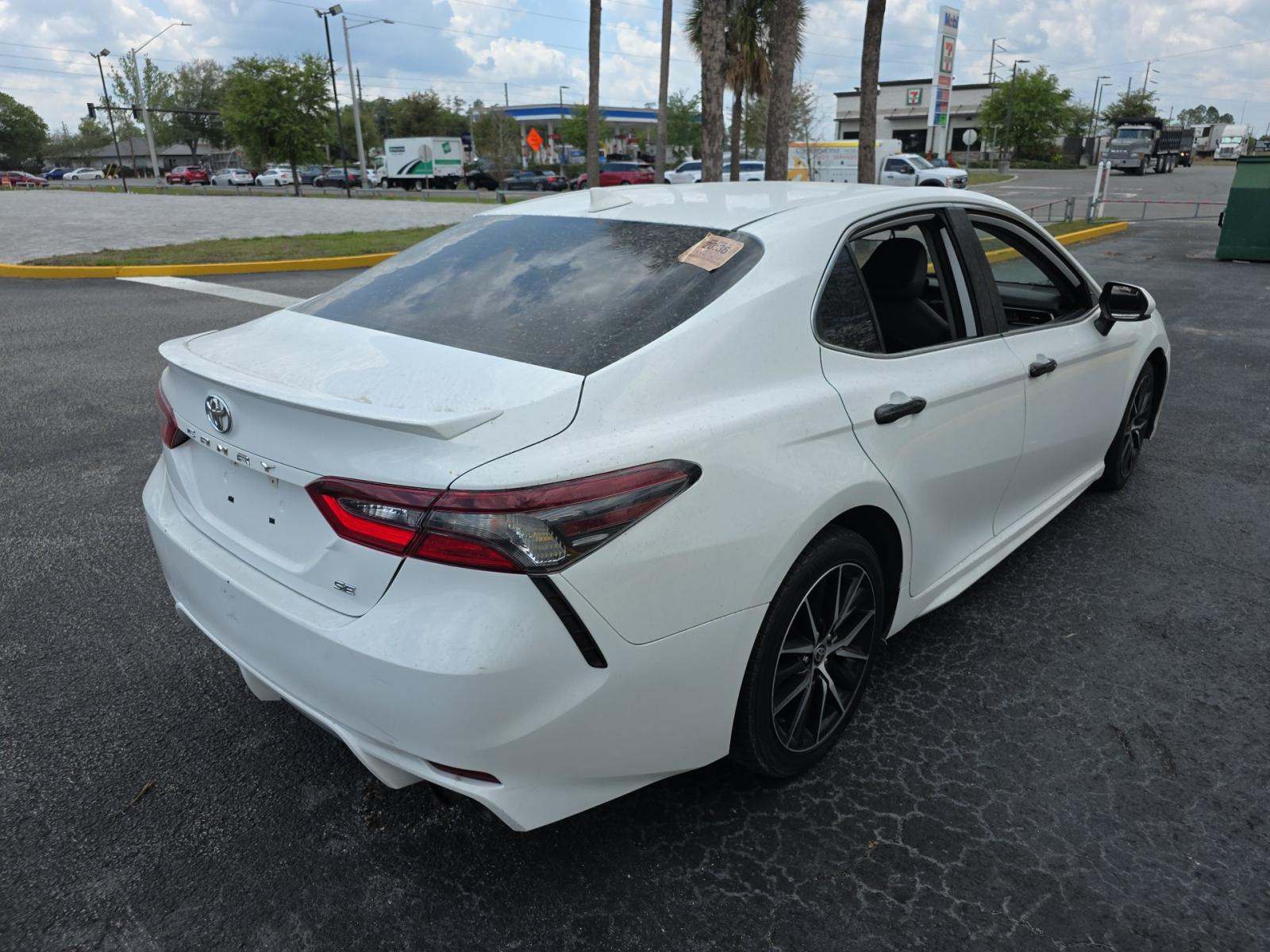 2021 Toyota Camry SE FWD
