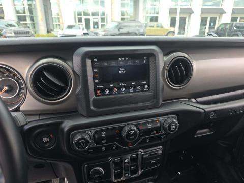 JEEP UNLIMITED SPORT FREEDOM EDITION - 10