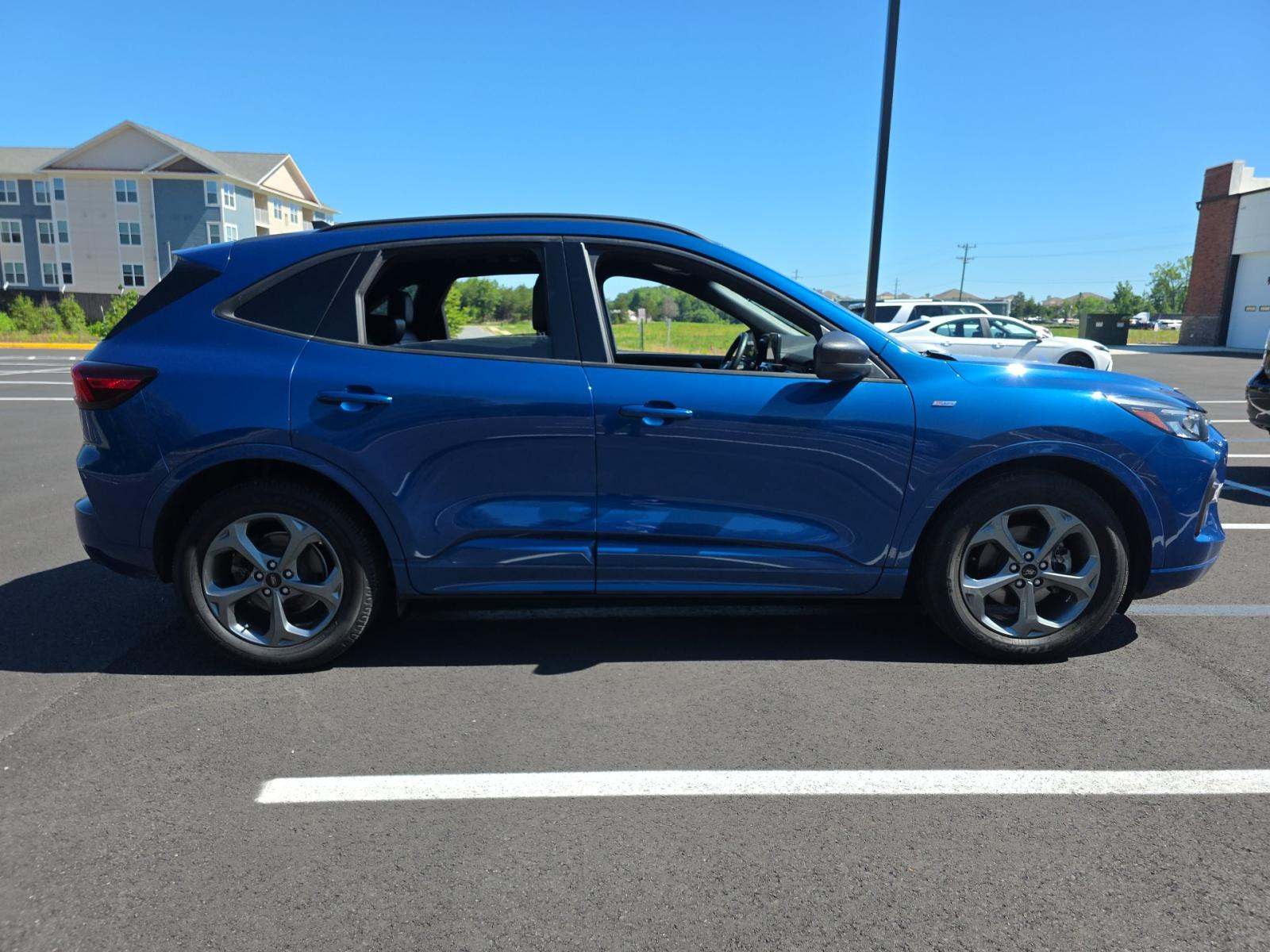 2023 Ford Escape Hybrid ST-Line FWD