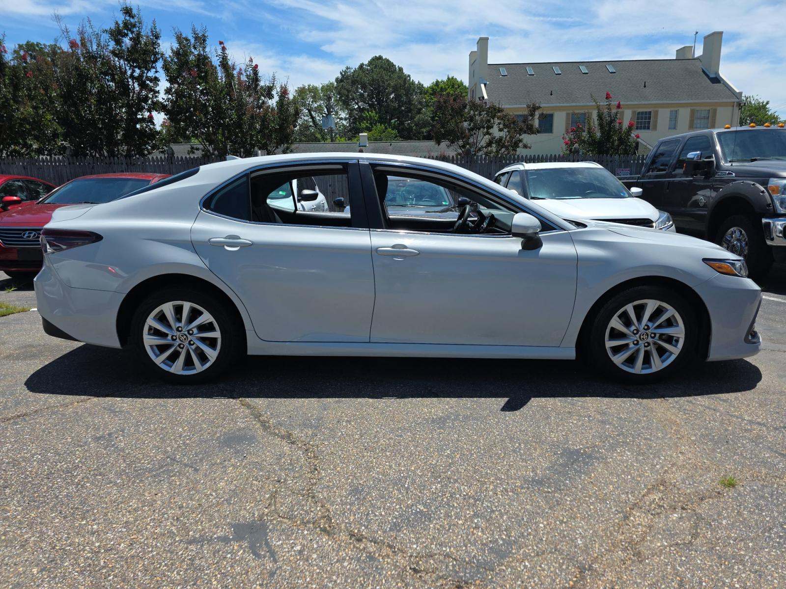 2023 Toyota Camry LE FWD