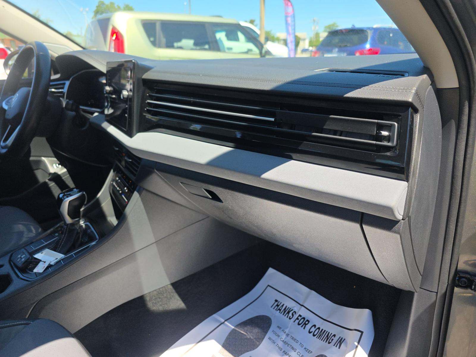 2025 Volkswagen Jetta 1.5T SE FWD