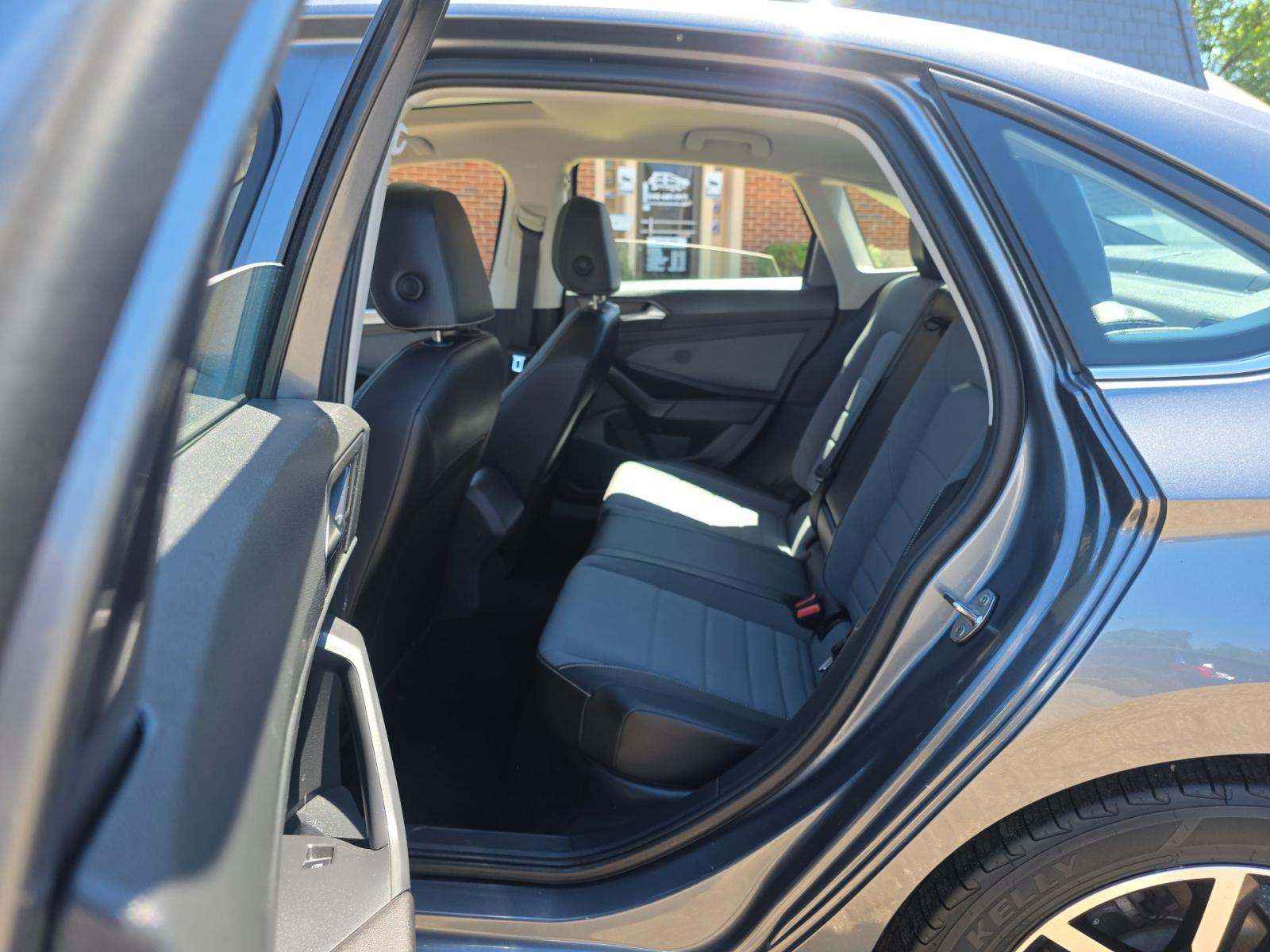 2025 Volkswagen Jetta 1.5T SE FWD