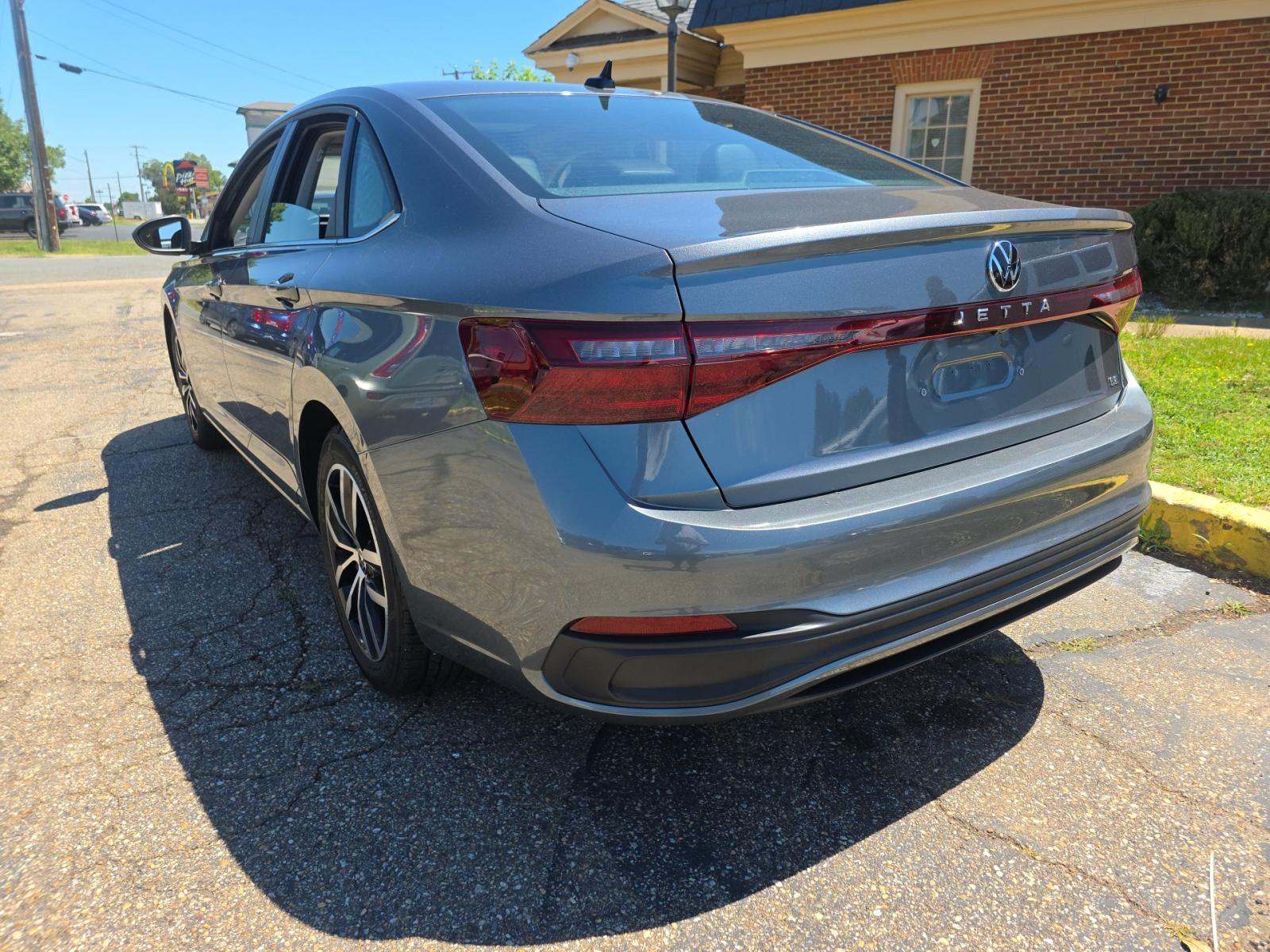 2025 Volkswagen Jetta 1.5T SE FWD