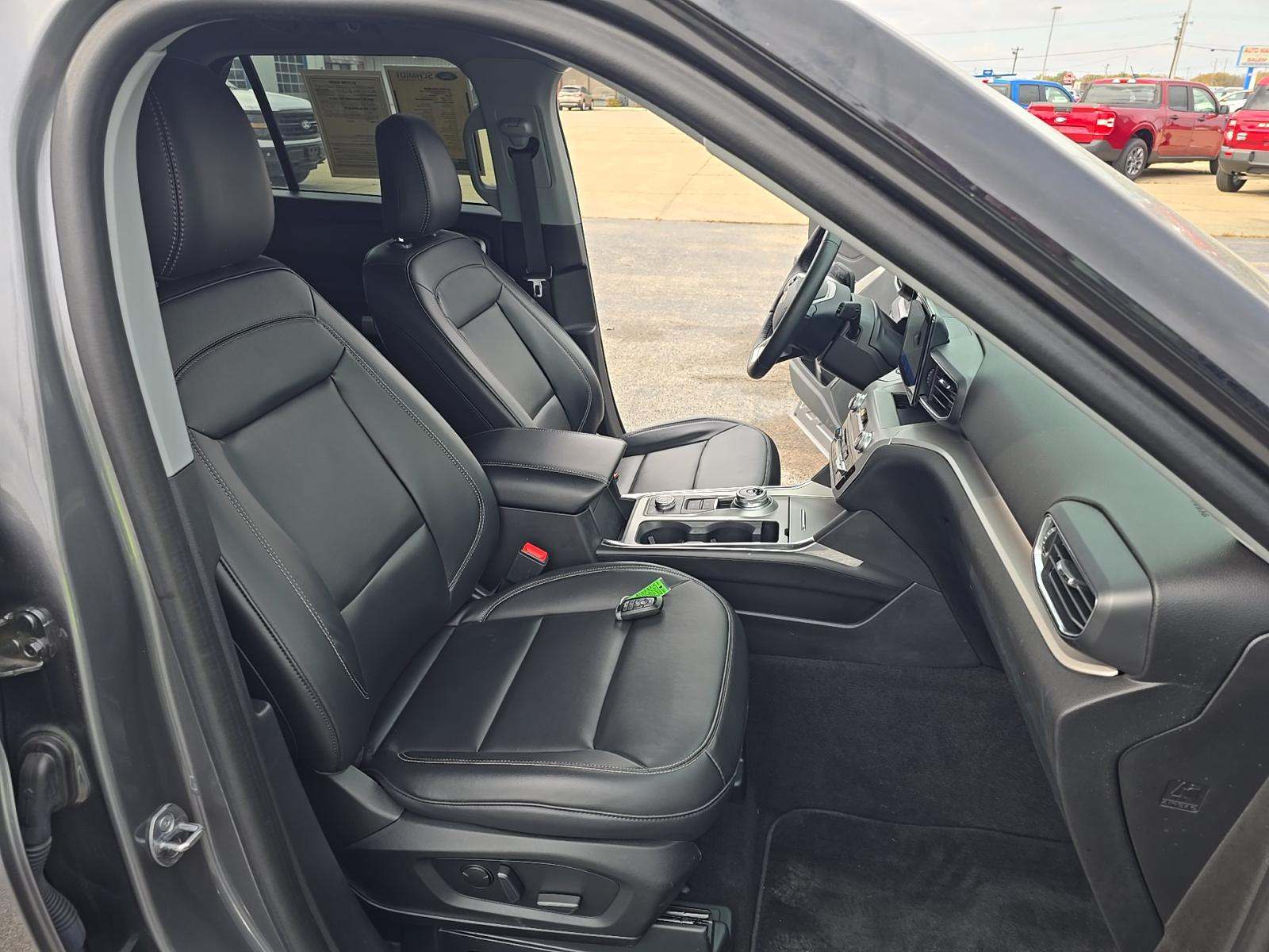 2024 Ford Explorer XLT AWD