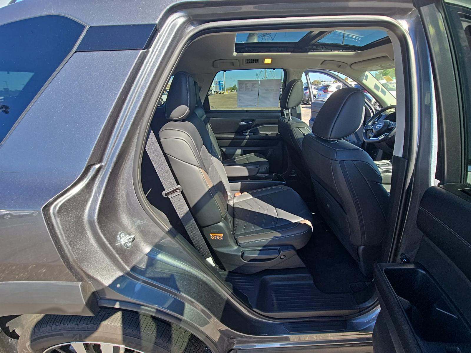 2024 Nissan Pathfinder Platinum AWD