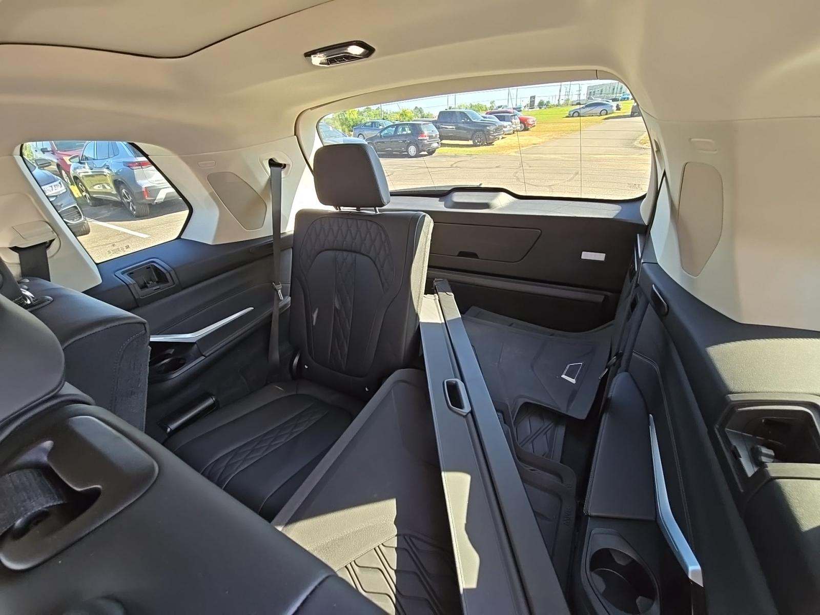 2023 BMW X7 xDrive40i AWD