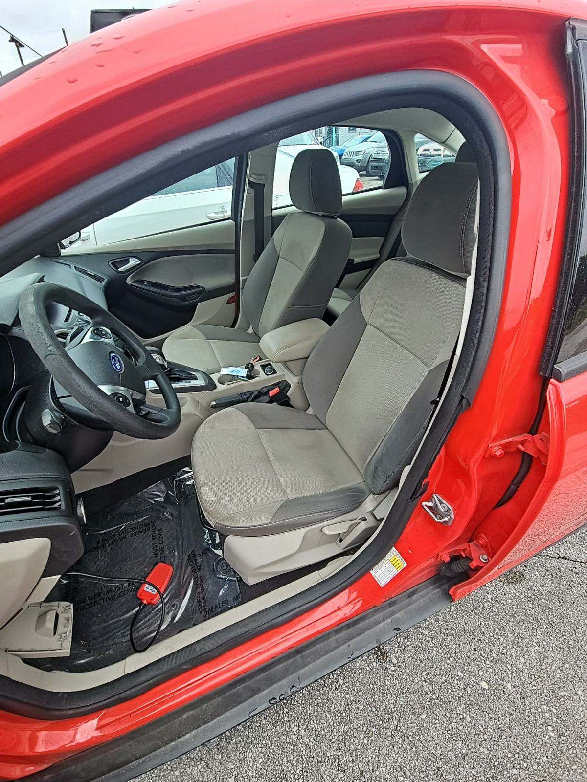 2014 Ford Focus SE FWD