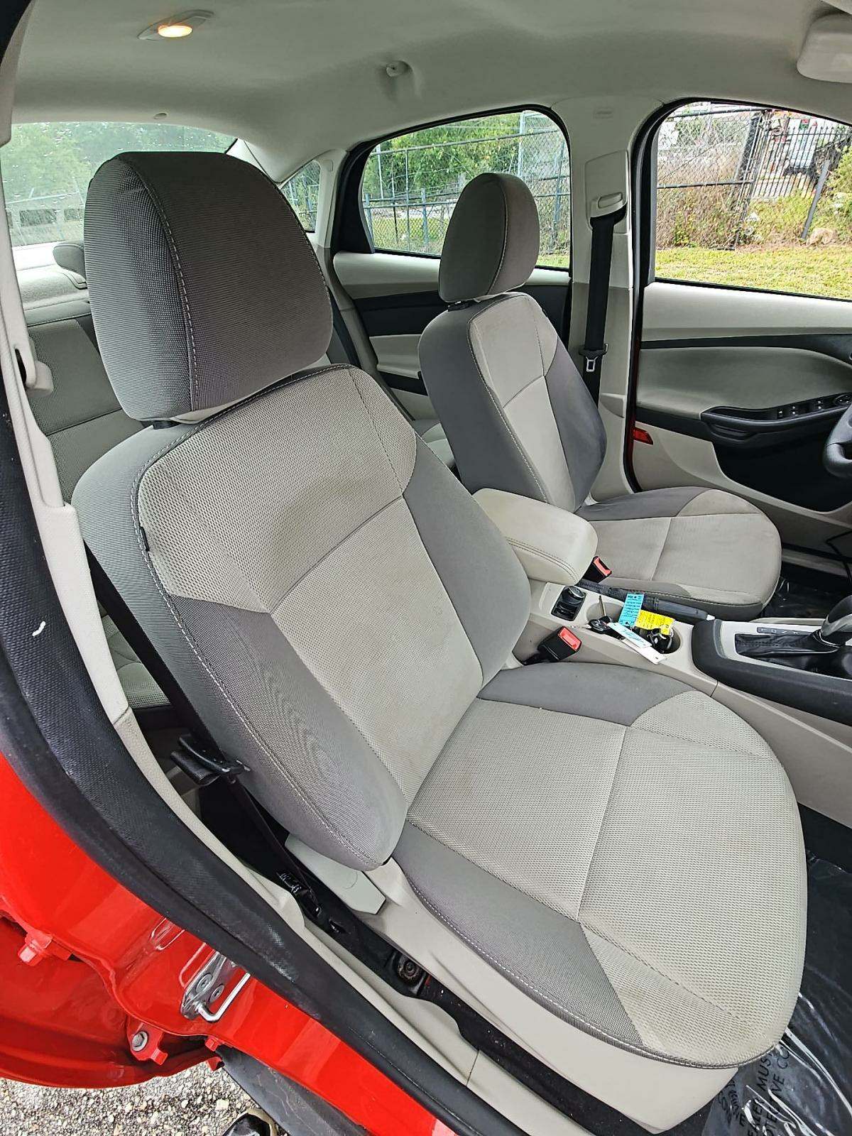 2014 Ford Focus SE FWD