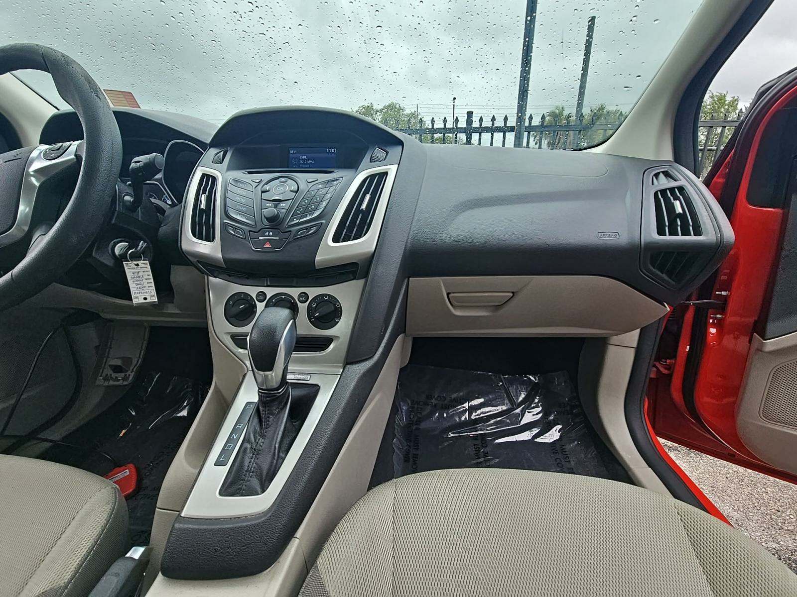 2014 Ford Focus SE FWD