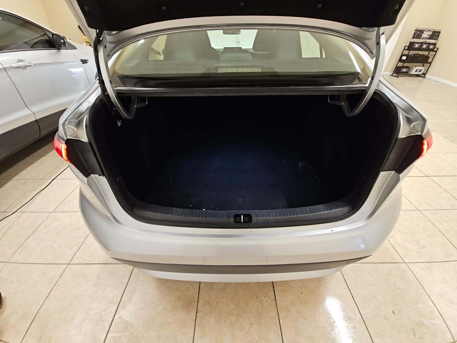 2022 Toyota Corolla Hybrid LE FWD