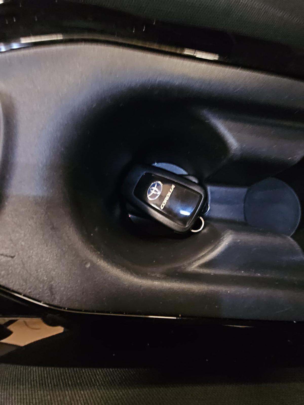 2022 Toyota Corolla Hybrid LE FWD