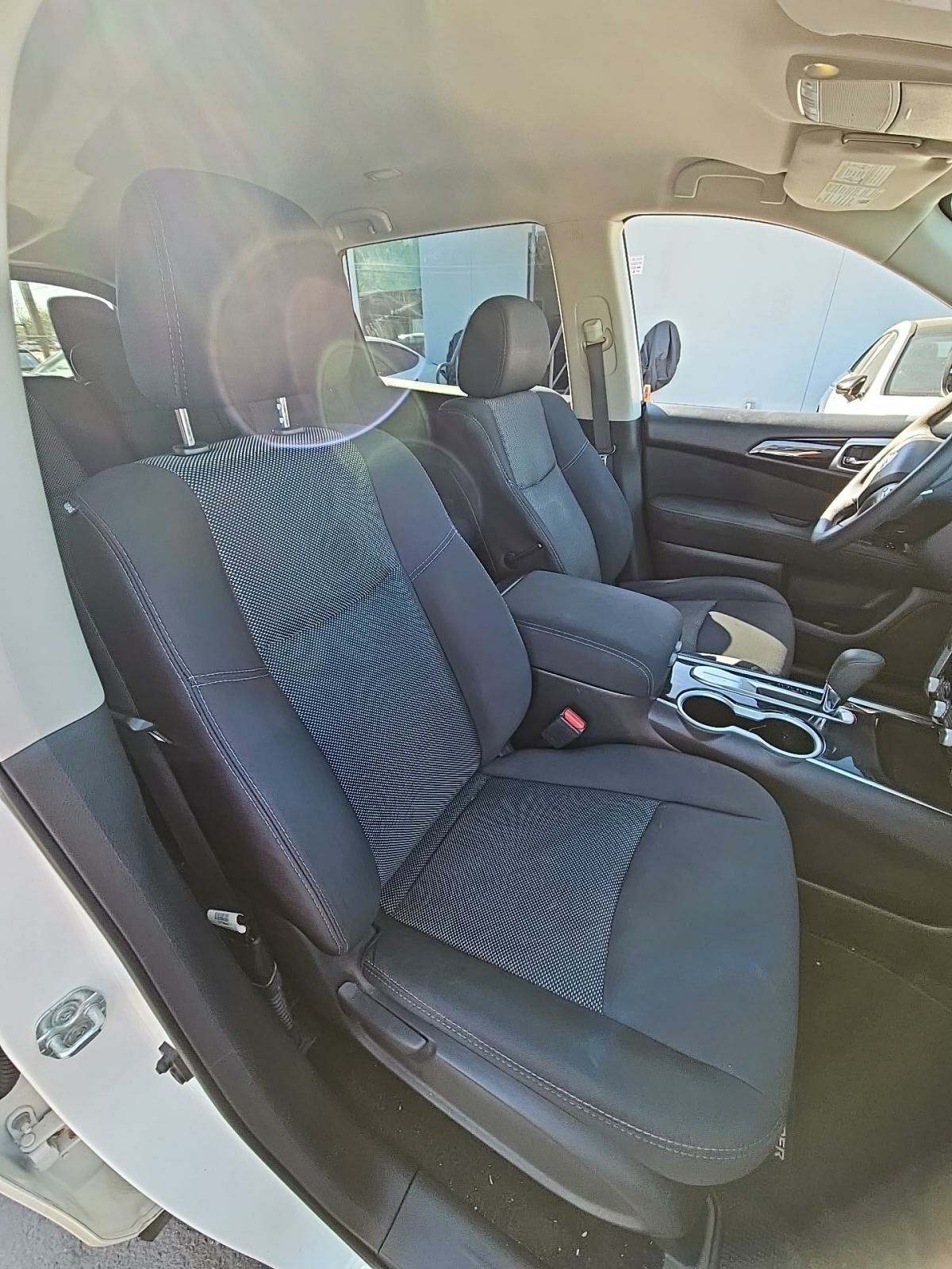 2017 Nissan Pathfinder S FWD