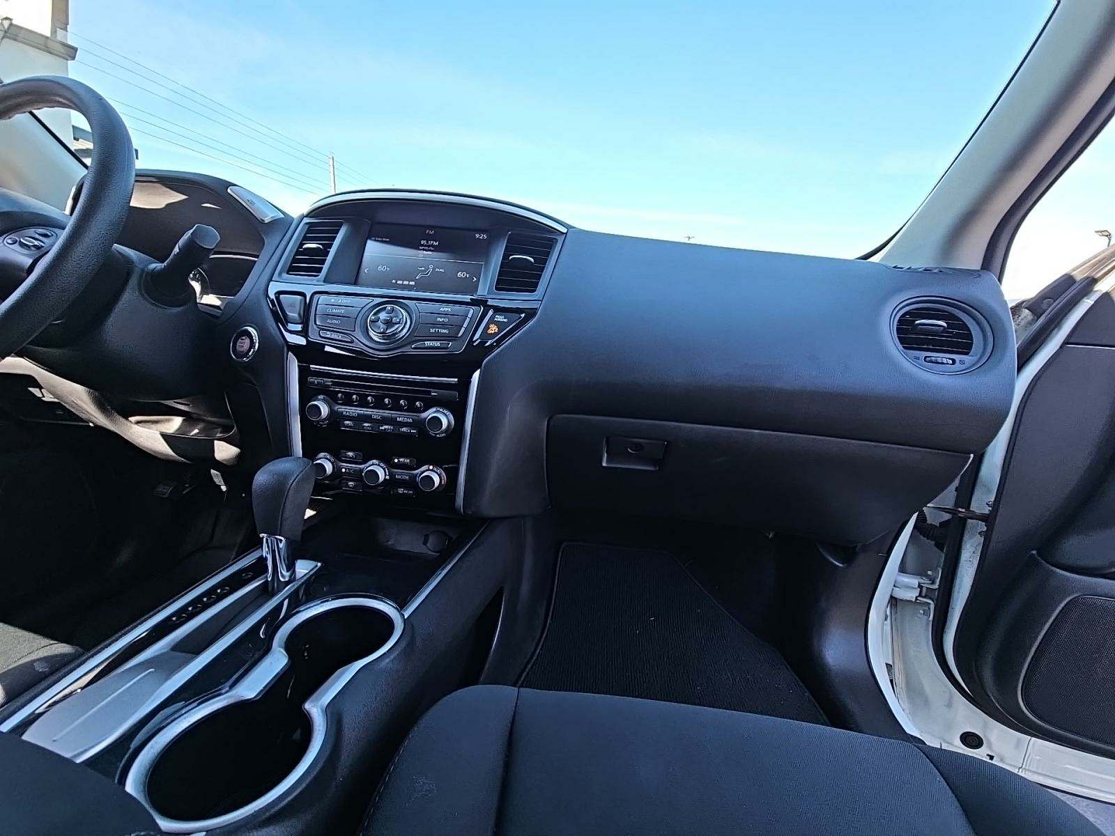 2017 Nissan Pathfinder S FWD